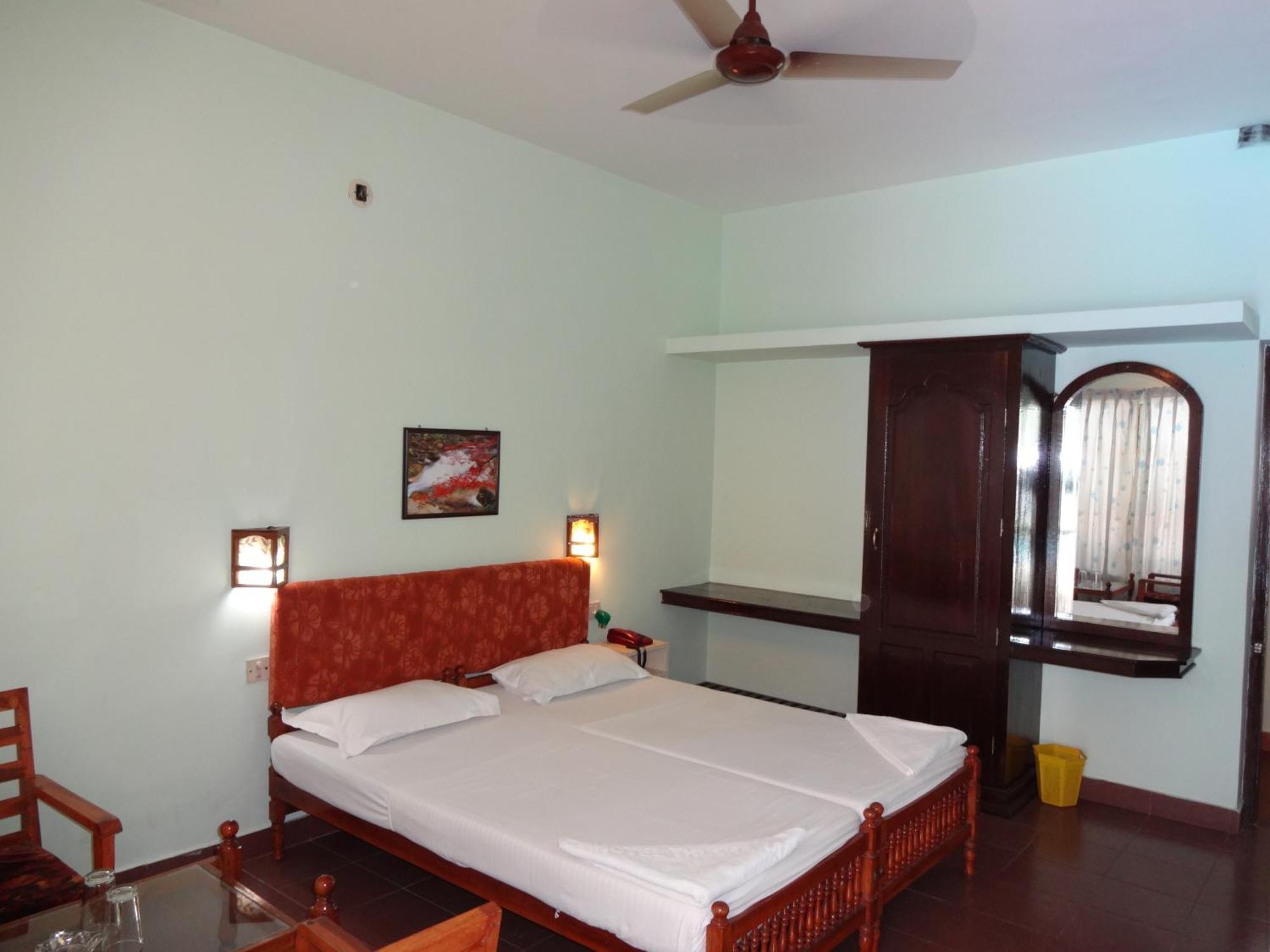 Hotel Thushara Kovalam Exterior photo