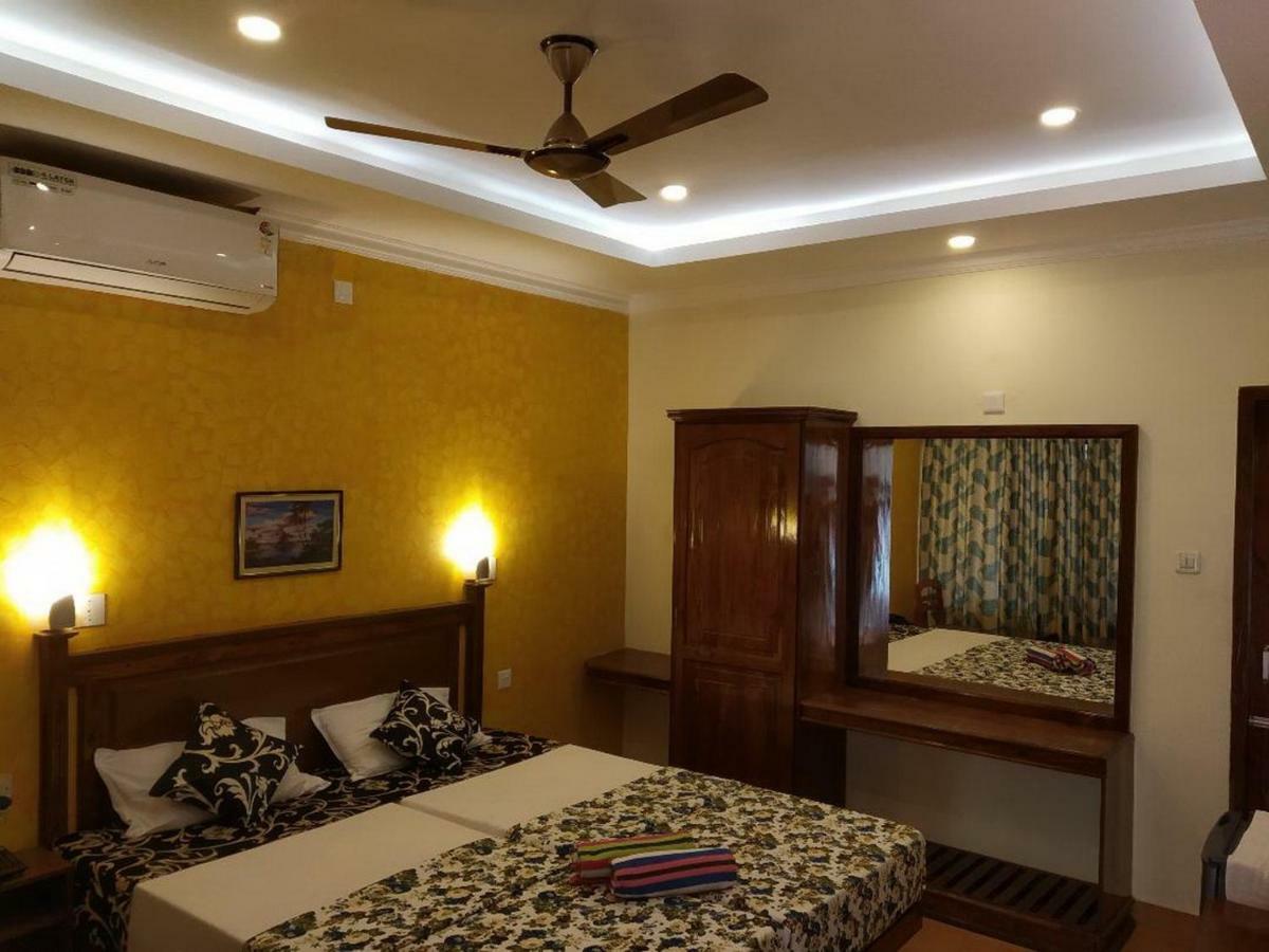 Hotel Thushara Kovalam Exterior photo